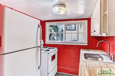 117 E Jones St unit Garden, Savannah, GA 31401 - photo 7