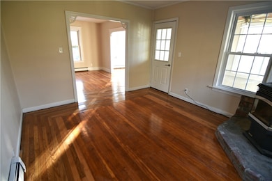 LIVING ROOM INTO DINNING ROOM