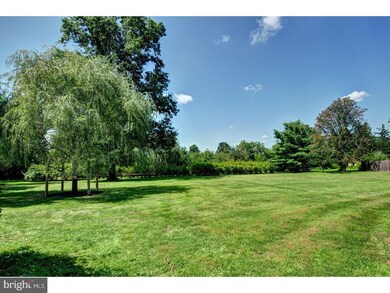 323 Ruth Rd, Harleysville, PA 19438 - photo 4