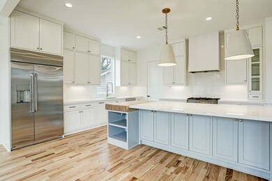 1901 Chippendale Rd, Houston, TX 77018 - photo 7