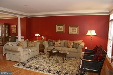 12812 Holly Grove Ct, Fairfax, VA 22033 - photo 2