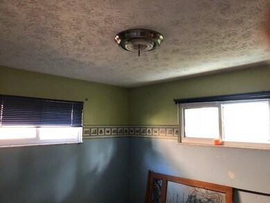 2nd Bedroom with 2 Large double closets!