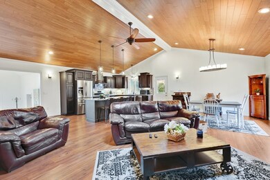 168 Lockland St, Ludlow, MA 01056 - photo 4