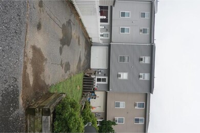 213 Bartlett St, Reading, PA 19611 - photo 4