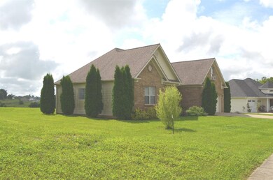 417 Cresthill Dr, Harrodsburg, KY 40330 - photo 4