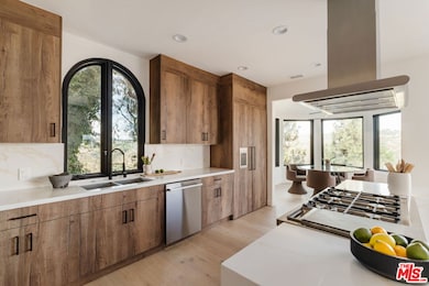 1666 Summitridge Dr, Beverly Hills, CA 90210 - photo 6