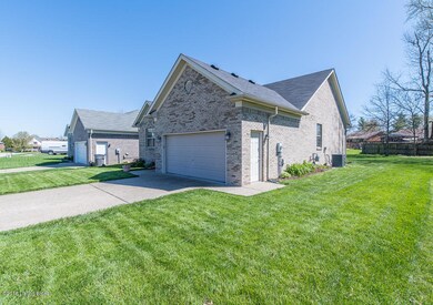 7322 Quindero Run Rd, Louisville, KY 40228 - photo 2