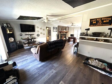 145 Brownlee Dr, Columbus, MS 39705 - photo 2