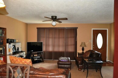 139 E Barkley Rd, Statesville, NC 28677 - photo 6