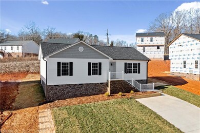 858 Berg St, Asheboro, NC 27203 - photo 3