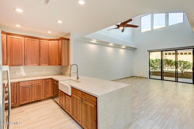 10212 E White Feather Ln-6