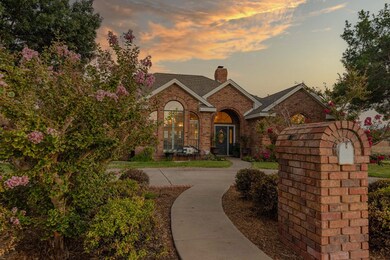 Gorgeous landscaping!