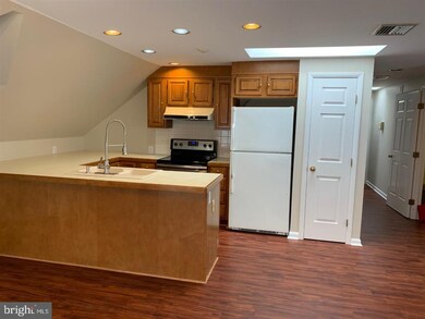 201 Marshall St unit 2ND FLOOR, Kennett Square, PA 19348 - photo 5