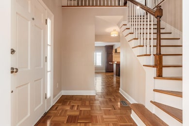 322 Fairway Cir, Columbus, OH 43213 - photo 7