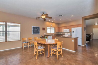 Eat-in Kitchen