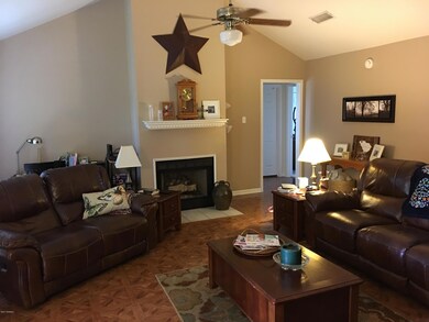 210 Dahlia living room photo five