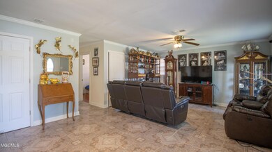 402 N 9th-100
