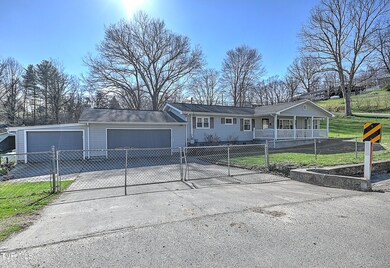 194 Spring Dr, Johnson City, TN 37601 - photo 2