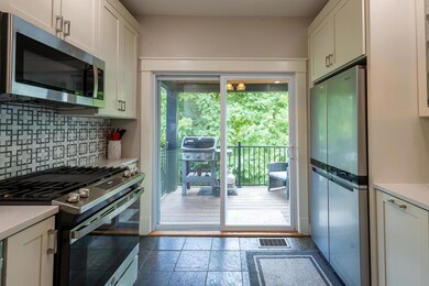 386LindenAveSouthgate-16