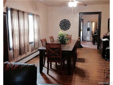 Dining Room Large dining room with high ceilings! 
