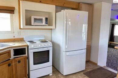 Super Clean Kitchen - All Appliances are Included