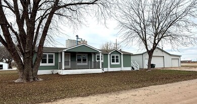 610 Ash St, Harper, KS 67058 - photo 2