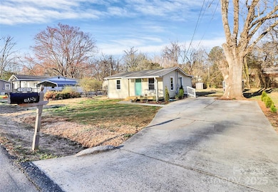 1061 Gaither Place NW, Concord, NC 28027 - photo 5