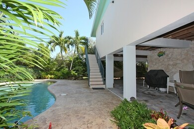 Back, pool 2