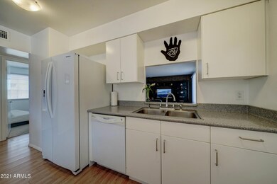 2349 E La Jolla Dr-9