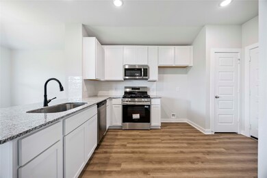 805 Clear Valley Ln, Dayton, TX 77535 - photo 5