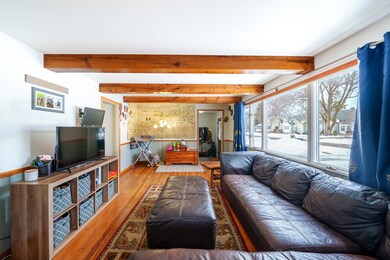 13. Living Room 1-2