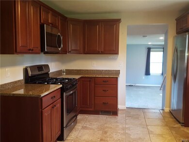 Gorgeous kitchen with granite, stainless appliance