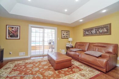 (5) family room on level 1 with access t