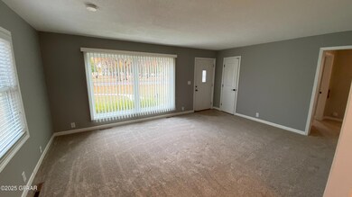 525 N 25th St, Grand Forks, ND 58203 - photo 2