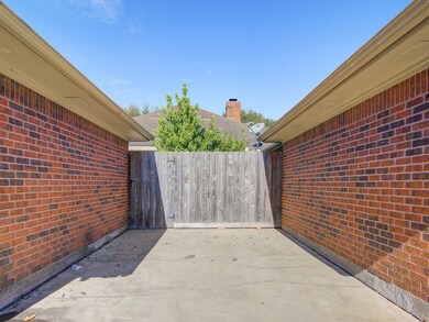 201 Skyview Terrace unit A, Friendswood, TX 77546 - photo 3