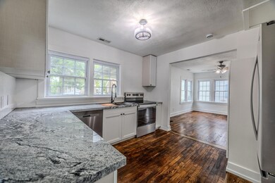 207 N Forest Ave 6