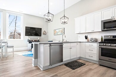 10 Congress St unit 204, Amesbury, MA 01913 - photo 2