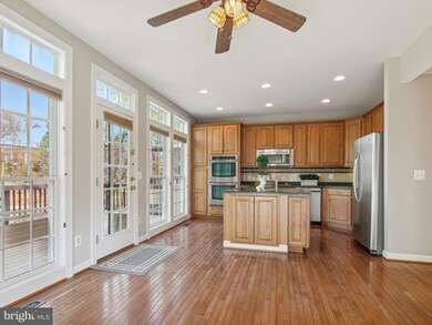 9058 Tanyard Ln, Lorton, VA 22079 - photo 4