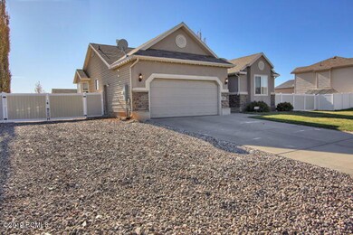 2571 W 2650 N, Clearfield, UT 84015 - photo 2