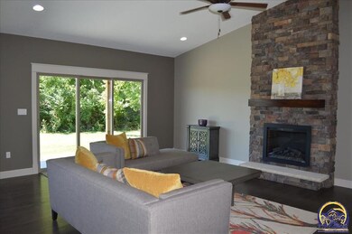 6325 SW 44th St, Topeka, KS 66610 - photo 6