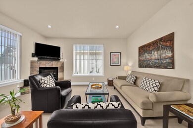 2574NERobinsonSt-14