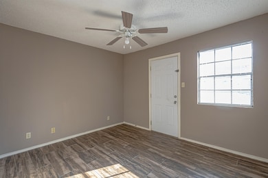 104 Belaire Dr unit 10, Laredo, TX 78041 - photo 5