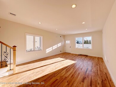 38 Greenway Ave, Staten Island, NY 10314 - photo 4