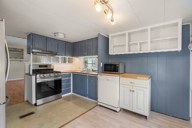 8 F St, Merrimac, MA 01860 - photo 6