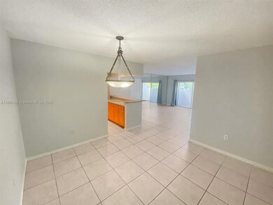6886 N Kendall Dr unit D101, Pinecrest, FL 33156 - photo 3