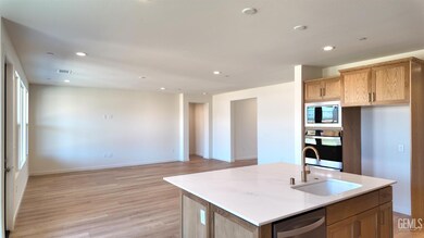 16720 Muscatine Ln, Bakersfield, CA 93314 - photo 5