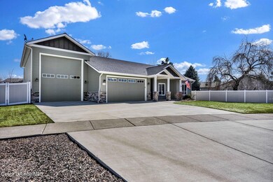 4+ Car Garage