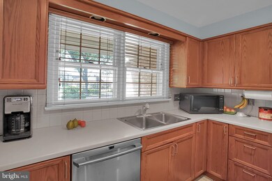 20 W Lawn Cir, Lemoyne, PA 17043 - photo 7