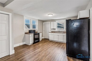 321 Lester Ave, Findlay, OH 45840 - photo 3