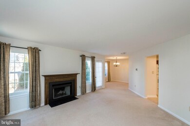 10210 Faire Commons Ct, Burke, VA 22015 - photo 6